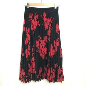 H&M lined pleated skirt
